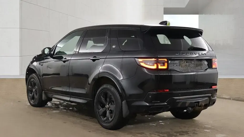 Usado Land Rover Discovery Sport R-Dynamic 180 CV (132 kW) 2019 Negro SUV