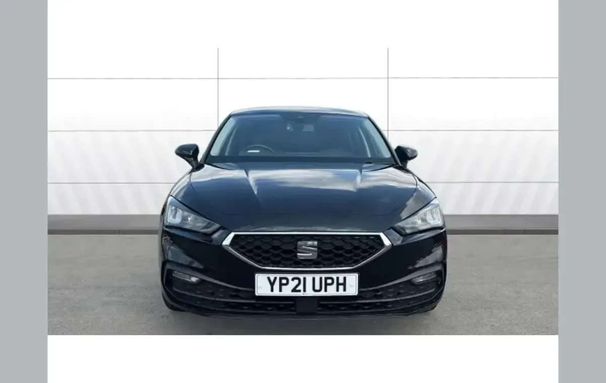 Used Seat Leon SE Dynamic 130 HP (95 kW) 2021 Black Hatchback