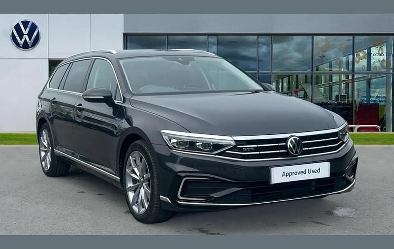Usado VW Passat Advance 218 HP (160 kW) 2021 Cinzento Carrinha