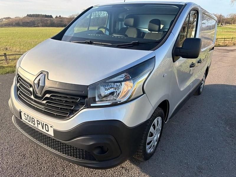 Used Renault Trafic Business 2018 Silver MPV