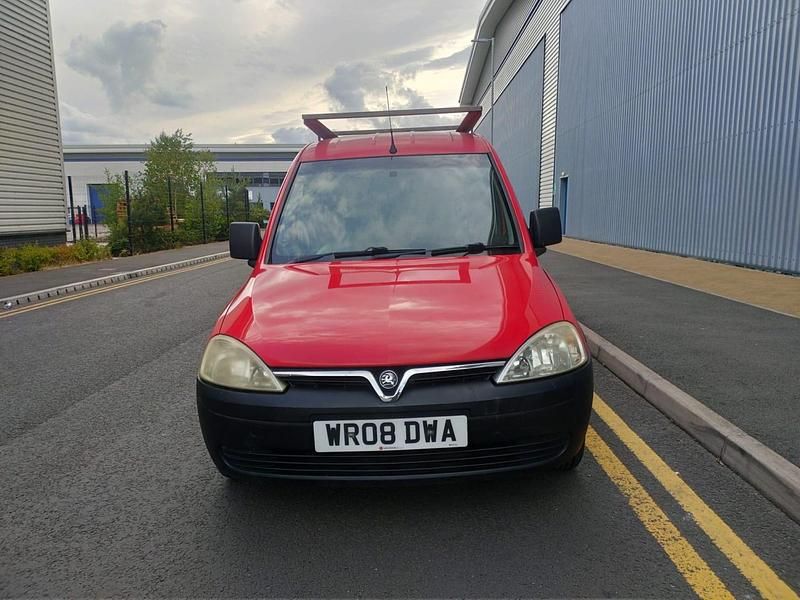 Used Vauxhall Combo 75 HP (55 kW) 2008 Red MPV