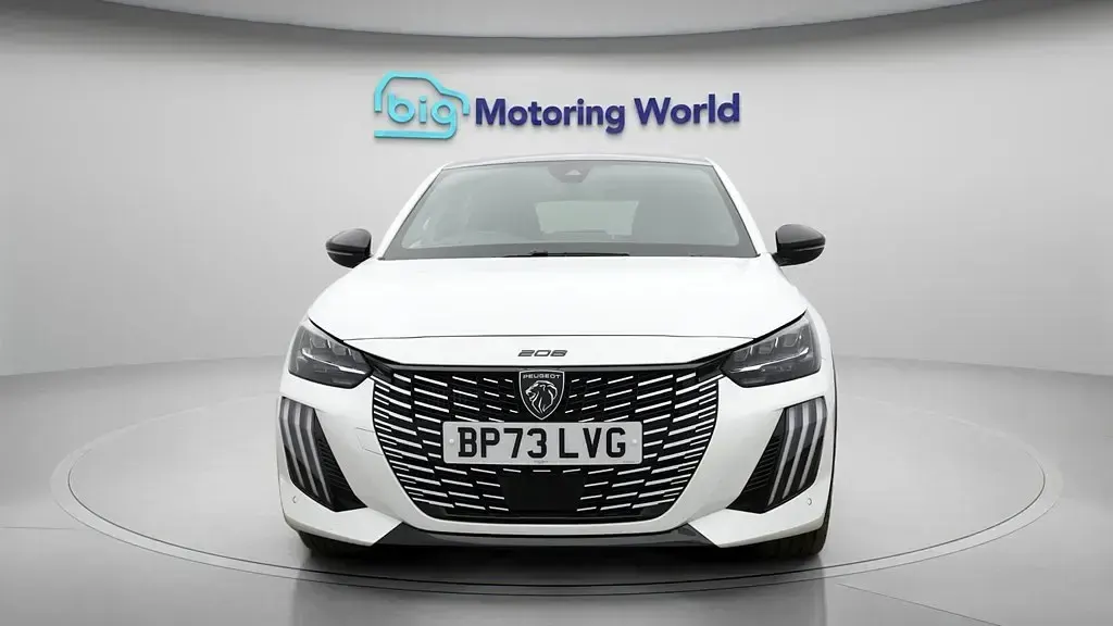 Gebraucht Peugeot 208 GT 100 PS (73 kW) 2024 Weiß Kleinwagen