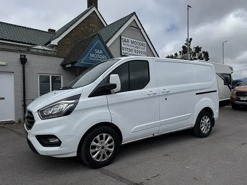 Used Ford Transit Custom Limited 130 HP (95 kW) 2022 White Van