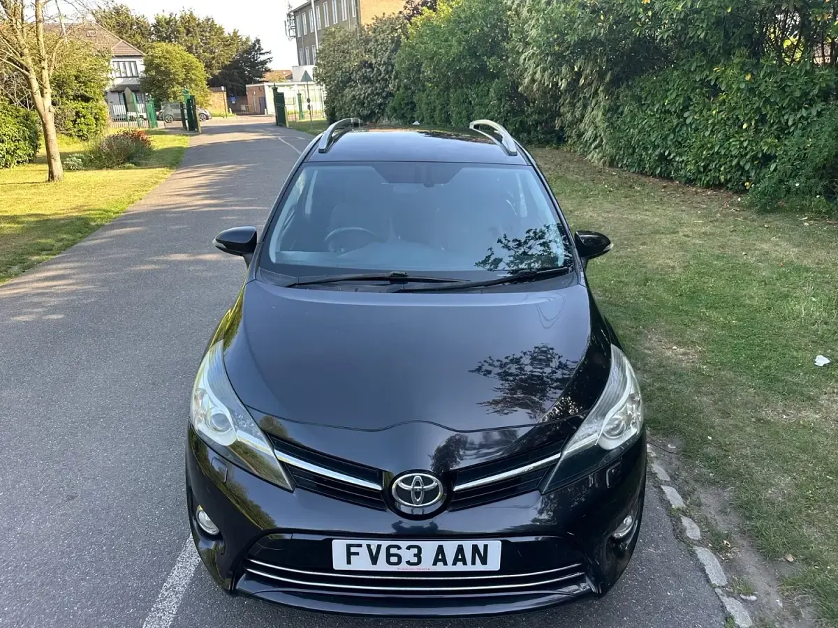 Used Toyota Verso 147 HP (108 kW) 2013 Black MPV