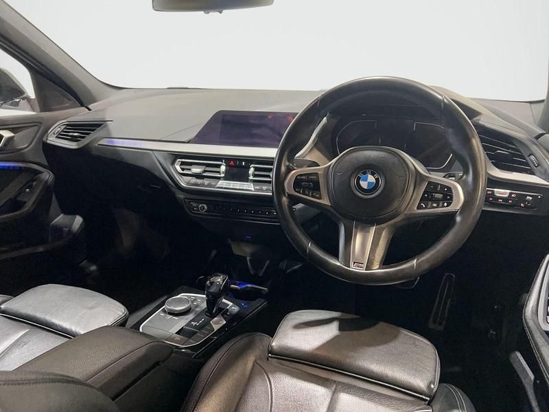 Used BMW 118 M Sport 140 HP (102 kW) 2019 White Hatchback