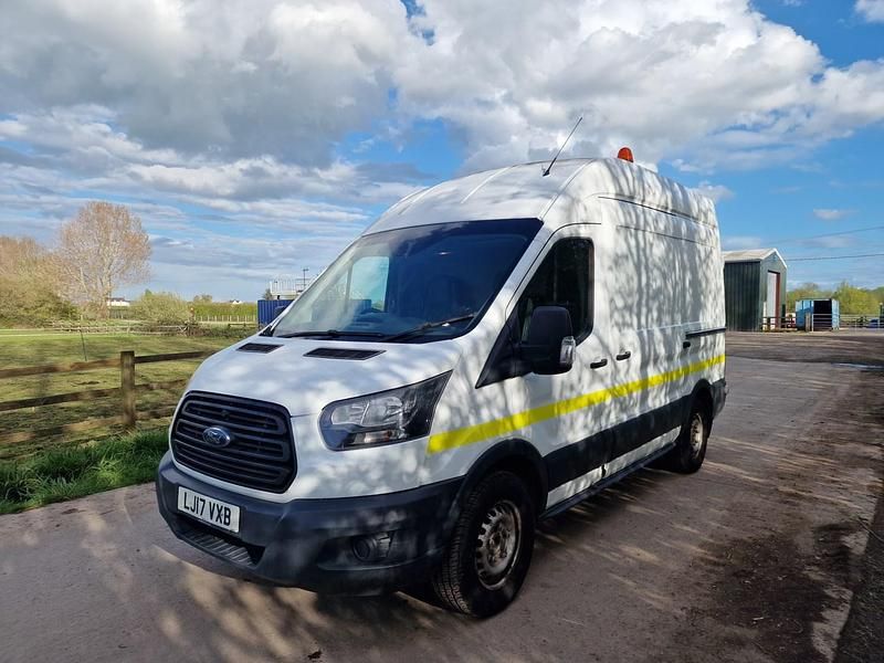 Usado Ford Transit 130 HP (95 kW) 2017 Branco Van