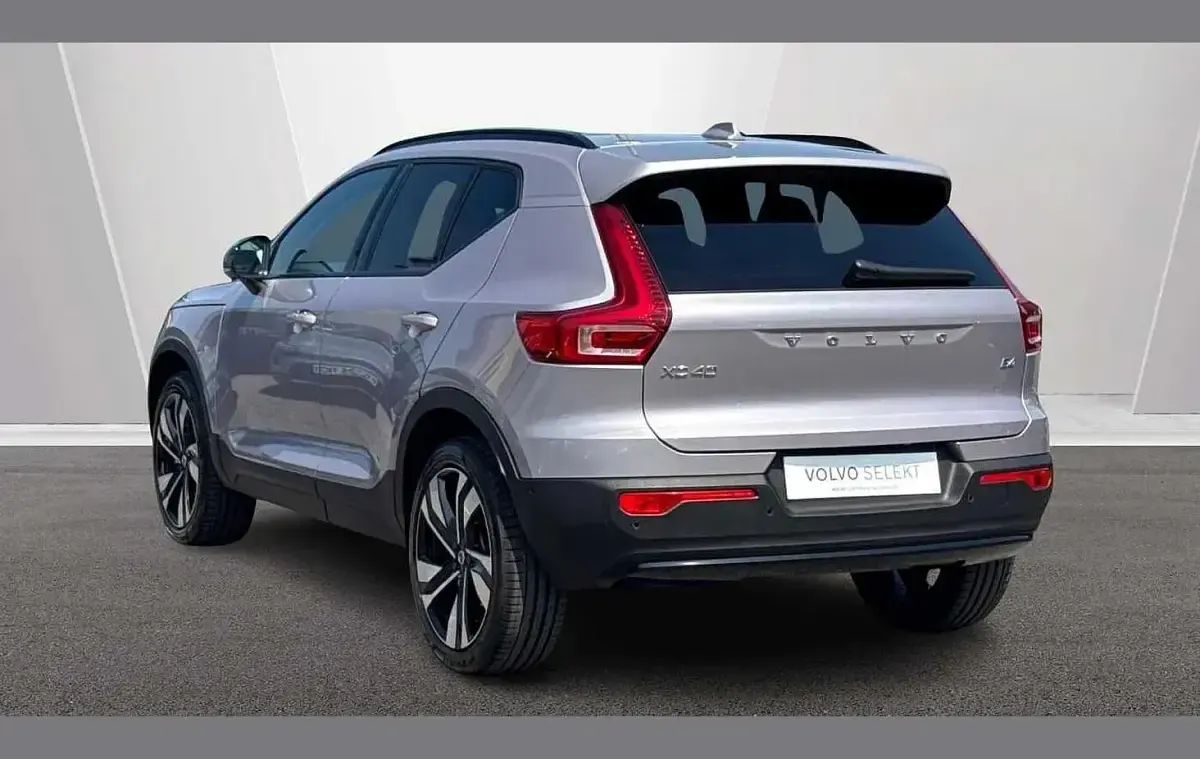 Used Volvo XC40 Ultra 194 HP (142 kW) 2025 Silver SUV