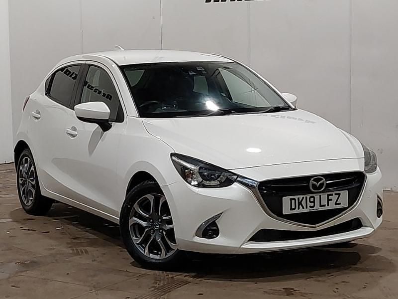 Used Mazda 2 Inclusive 115 HP (84 kW) 2019 White Hatchback