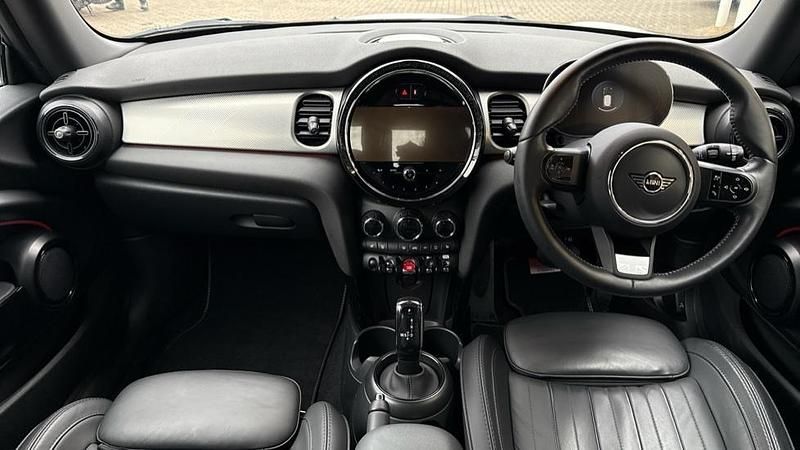 Used Mini Cooper Exclusive 134 HP (98 kW) 2023 White Hatchback