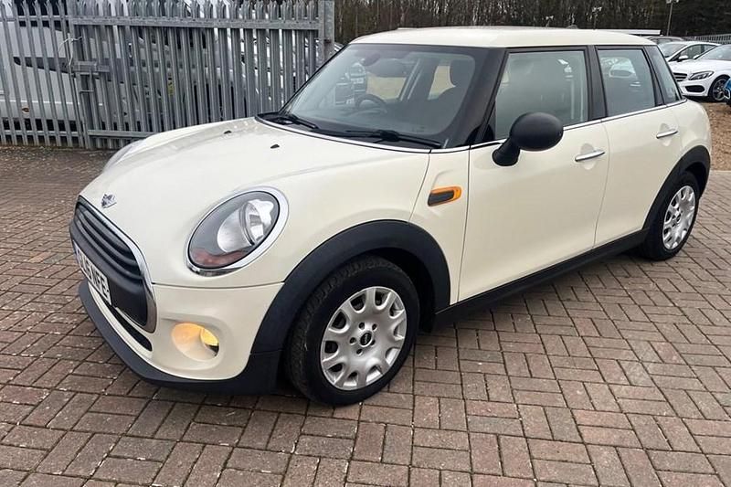 White Used 2016 Mini ONE Hatch Hatchback | £4,495 (Fair price) - Image 1/1