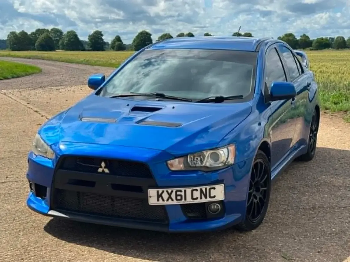 Used Mitsubishi Lancer 240 HP (176 kW) 2011 Blue Sedan