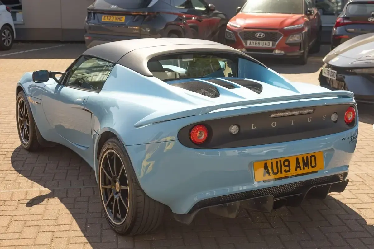 Used Lotus Elise 220 HP (161 kW) 2019 Blue Cabriolet