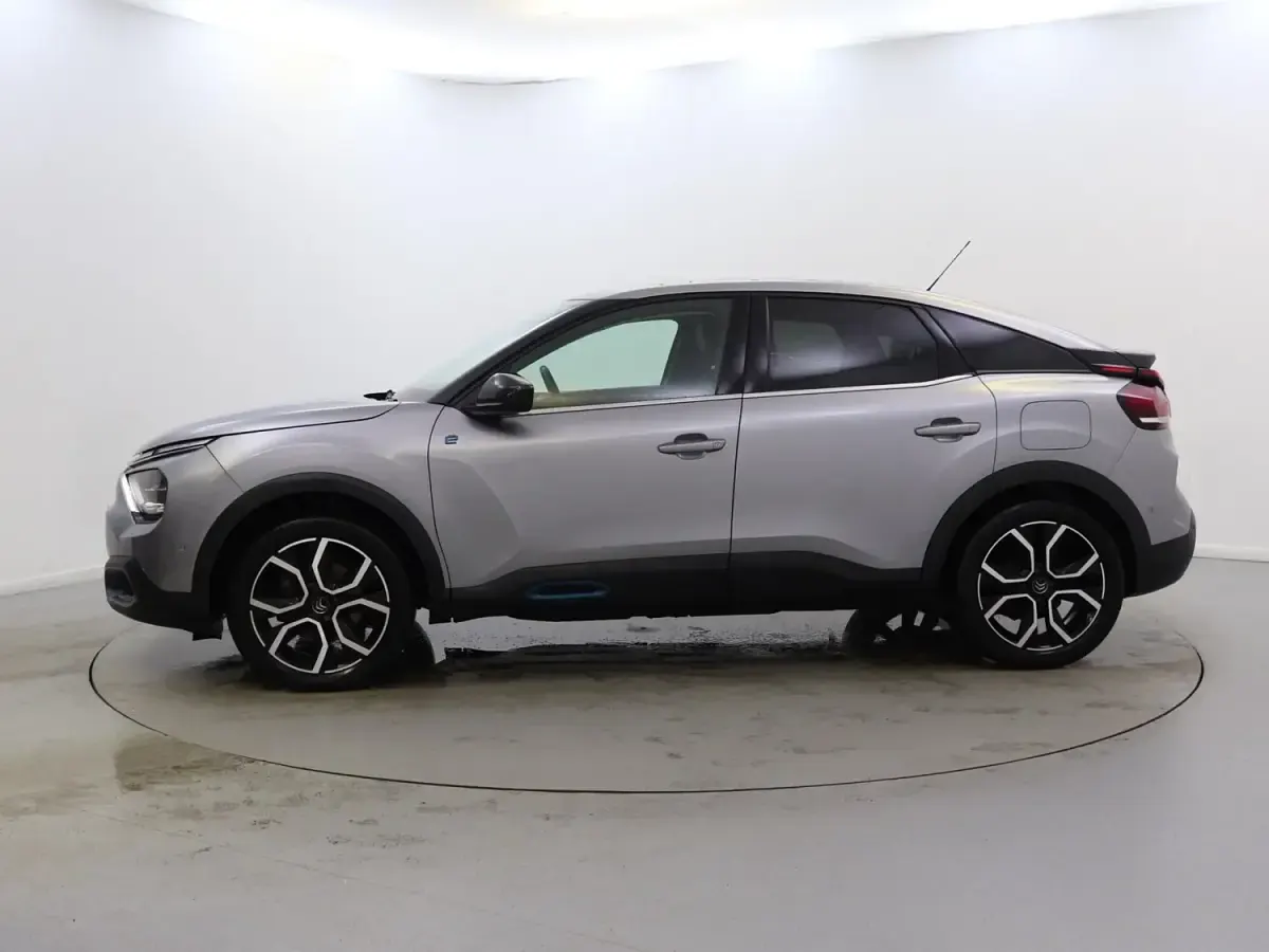 Usado Citroën e-C4 Shine 100 kW (136 HP) 2021 Cinzento Citadino