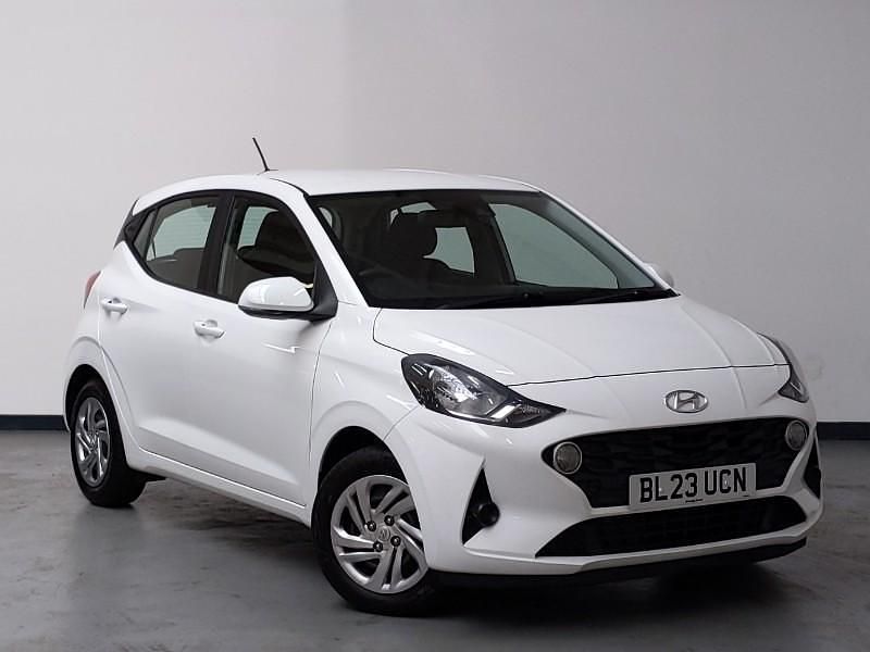 White Used 2023 Hyundai i10 SE Hatchback | £12,498 (Fair price) - Image 1/4