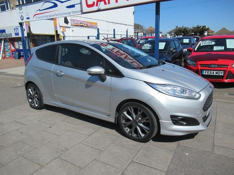 Usado Ford Fiesta ST-Line 2016 Prateado Citadino