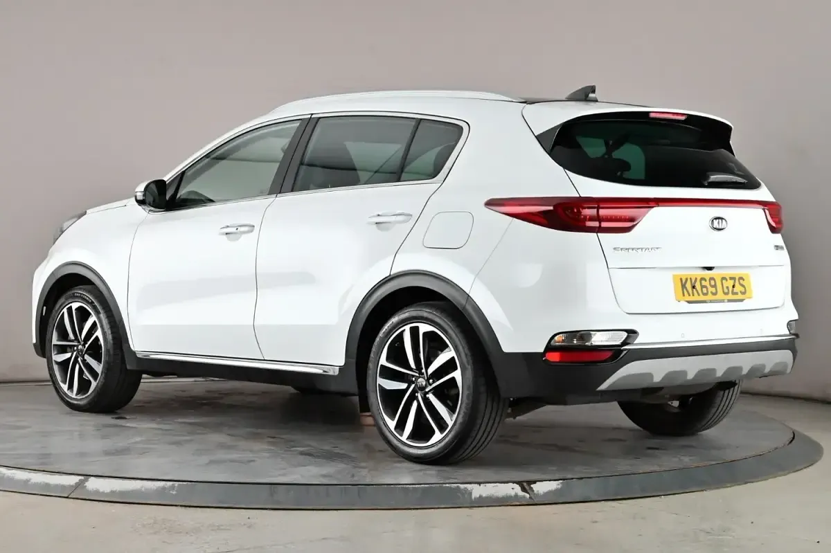 Used Kia Sportage Plus 134 HP (98 kW) 2019 White SUV
