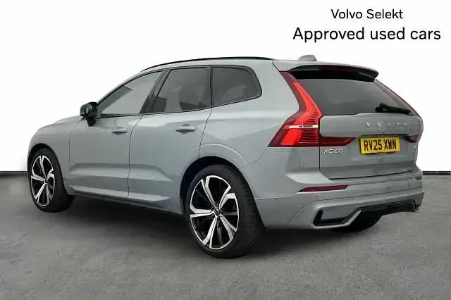 Usado Volvo XC60 Ultra 247 HP (181 kW) 2025 Cinzento SUV