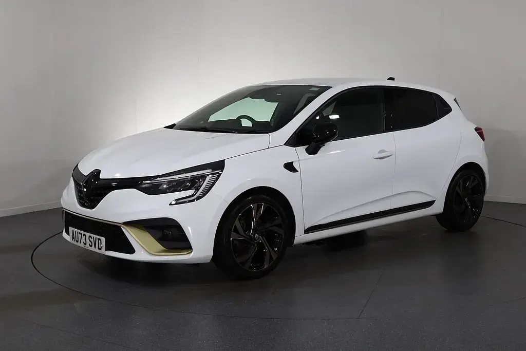 Used Renault Clio Engineered 2023 White Hatchback