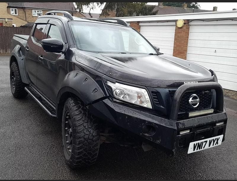 Black Used 2017 Nissan Navara Tekna Pickup | £9,399 (Fair price) - Image 1/4