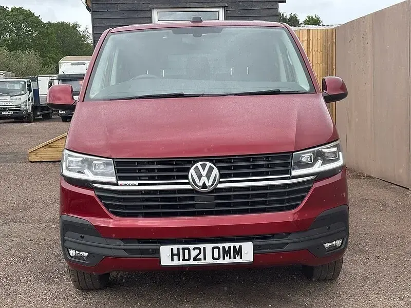 Used VW Transporter Highline 204 HP (150 kW) 2021 Red Van