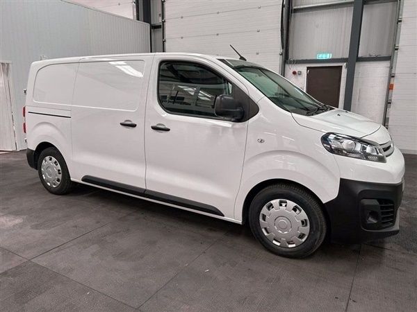 White Used 2022 Citroën Dispatch MPV | £14,988 (A bit pricey) - Image 1/1