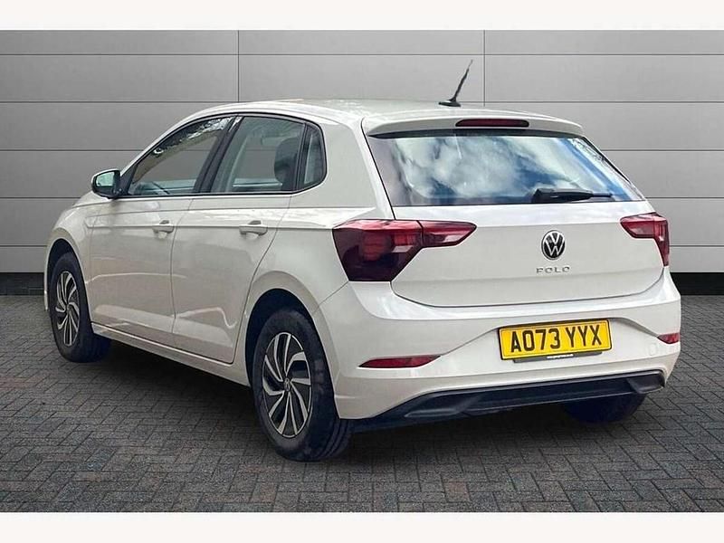 Used VW Polo Life 80 HP (58 kW) 2023 Ascot grey Hatchback