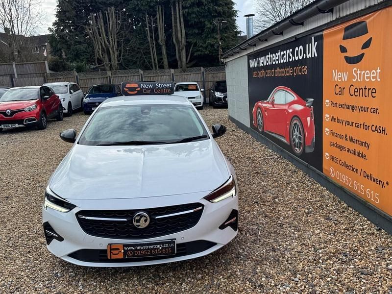 Used Vauxhall Insignia Sport 122 HP (89 kW) 2020 White Hatchback