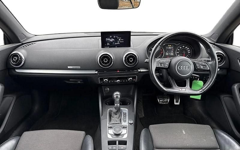Usado Audi A3 Cabriolet S-Line 150 HP (110 kW) 2017 Azul Cabrios