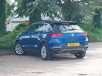 Used VW T-Roc SE 115 HP (84 kW) 2018 Blue SUV