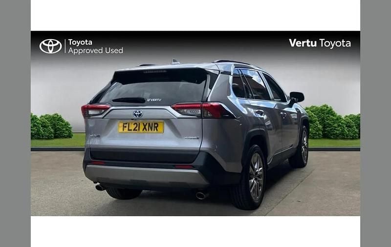 Used Toyota RAV4 Hybrid 219 HP (161 kW) 2021 Silver SUV