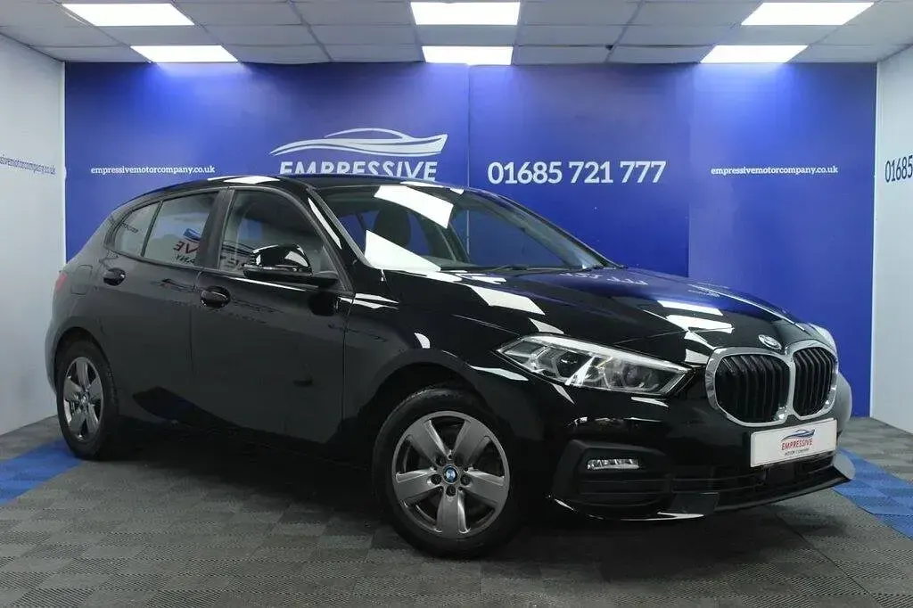 Used BMW 118 Comfort Edition 140 HP (102 kW) 2019 Black Hatchback