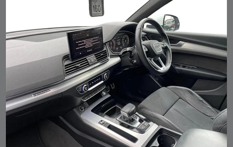 Used Audi Q5 S-Line 261 HP (191 kW) 2021 White SUV