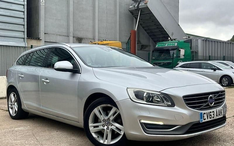 Used 2015 Volvo V60 SE Lux Estate | £4,800 (Good price) - Image 1/4