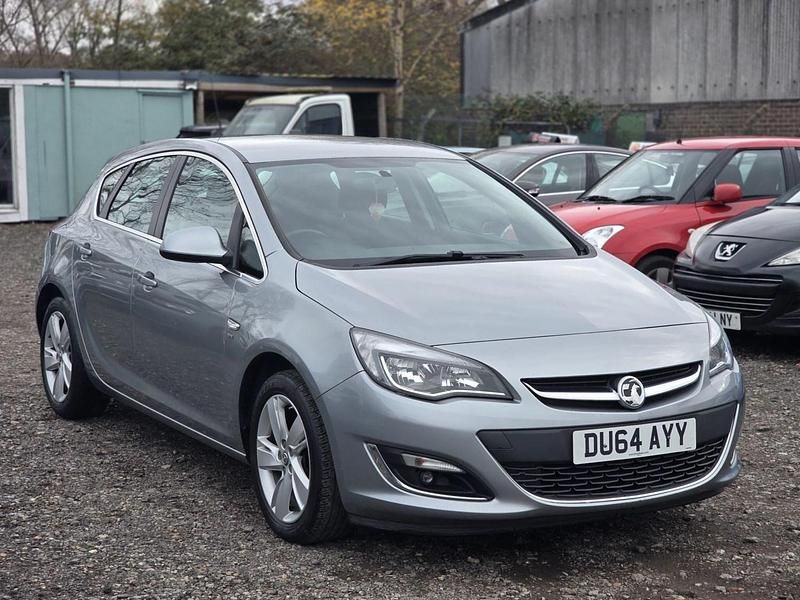 Silver Used 2014 Vauxhall Astra SRi Hatchback | £2,095 (Good price) - Image 1/4