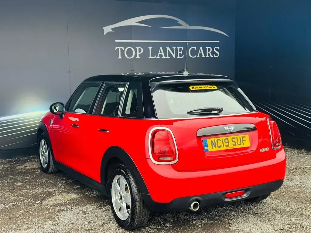 Used Mini Cooper Classic 134 HP (98 kW) 2019 Red Hatchback