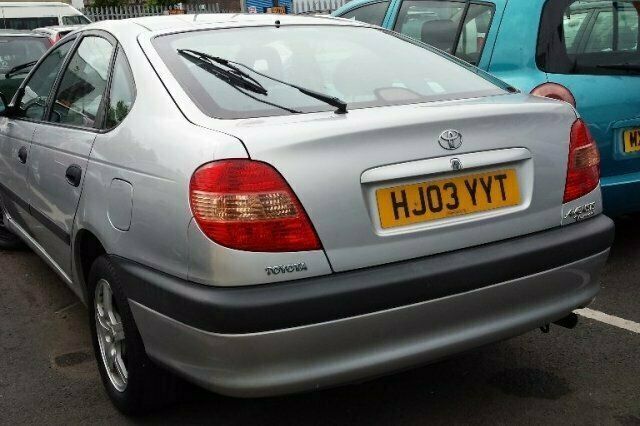 Used Toyota Avensis 127 HP (93 kW) 2003 Hatchback
