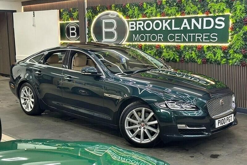 Used Jaguar XJ Luxury 300 HP (220 kW) 2017 Green Sedan