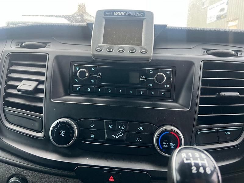 Used Ford Transit Custom 105 HP (77 kW) 2019 White Van