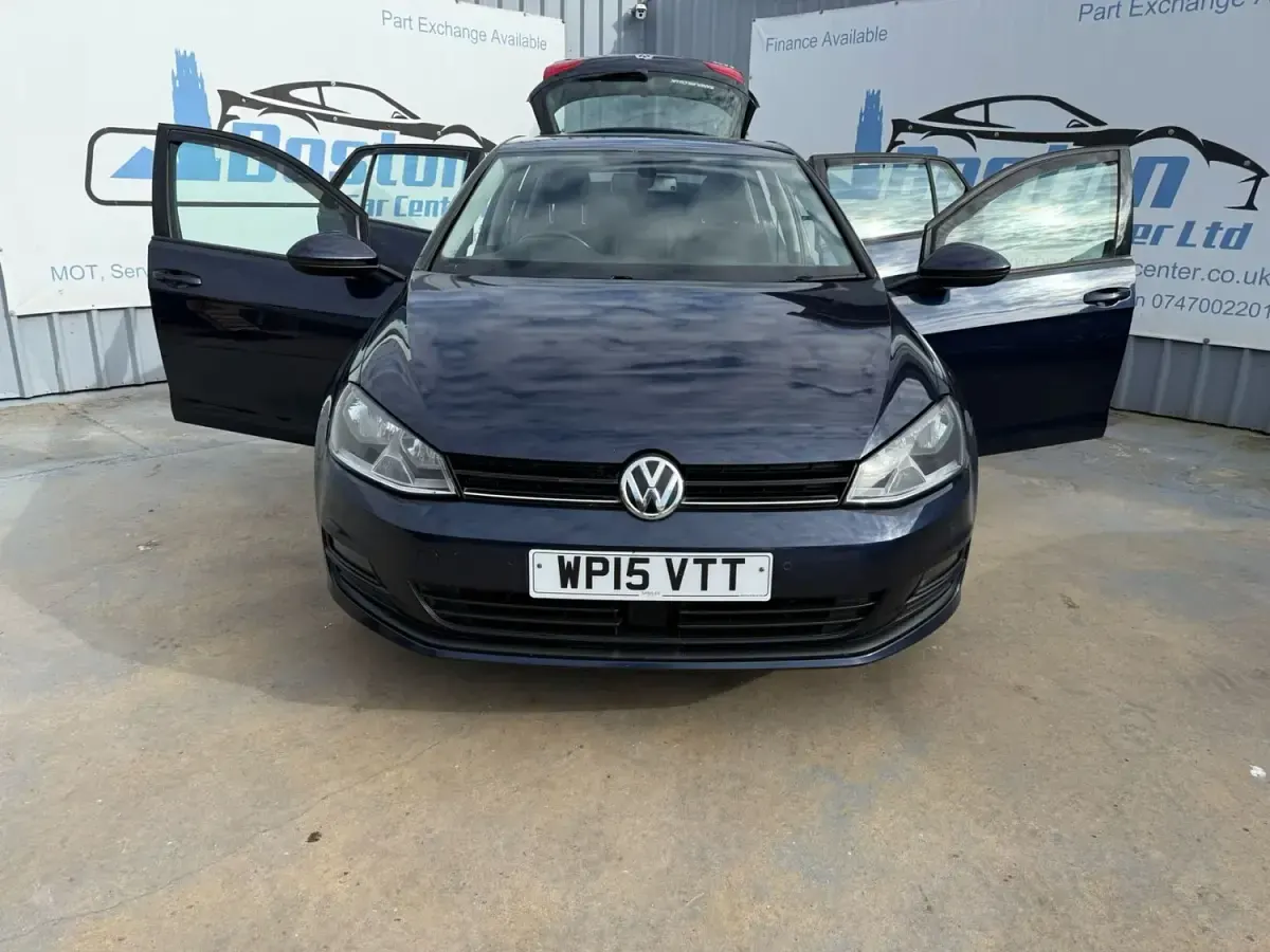 Używany VW Golf VII Match 105 KM (77 kW) 2015 Niebieski Hatchback