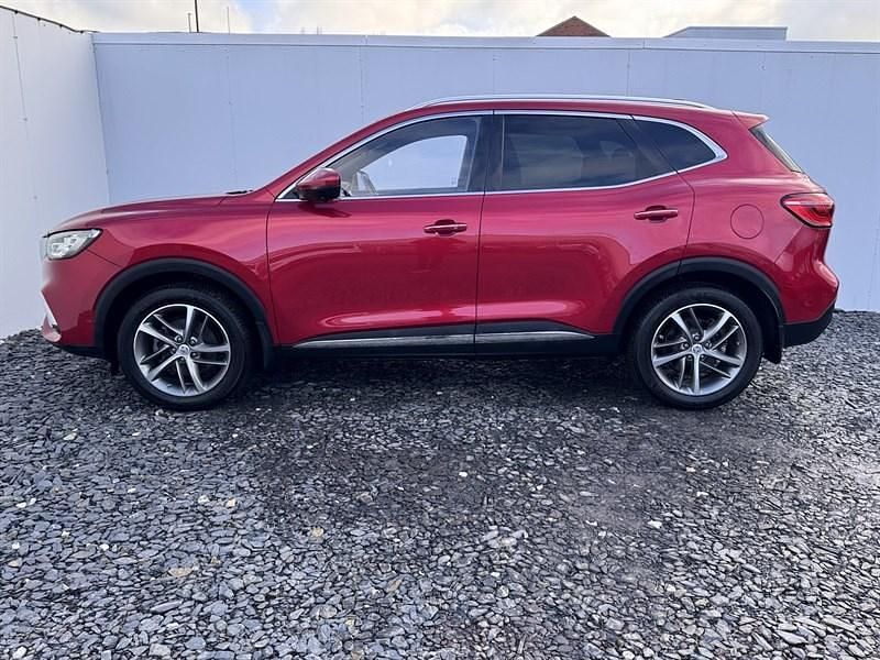 Used MG HS 258 HP (189 kW) 2023 Red SUV