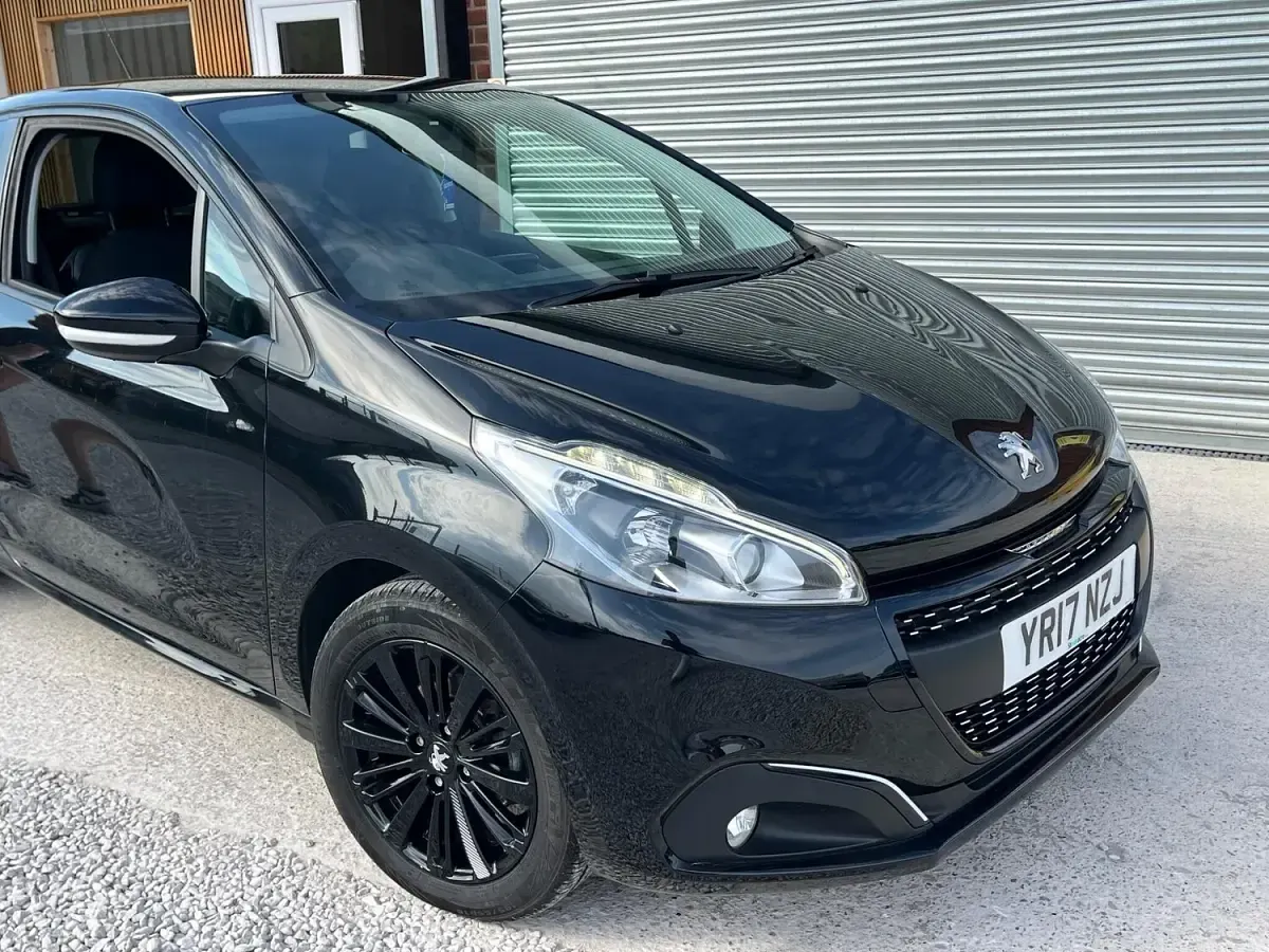 Used Peugeot 208 2017 Black Hatchback