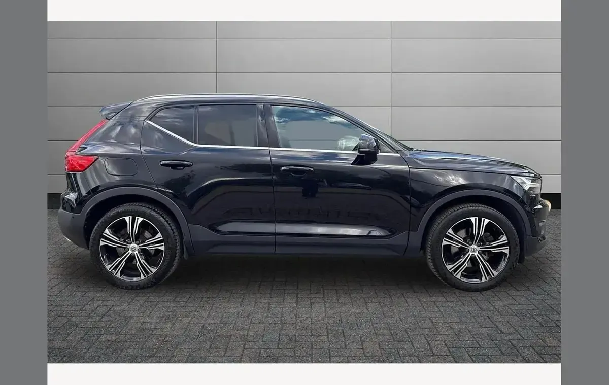 Used Volvo XC40 Inscription 190 HP (139 kW) 2019 Black SUV