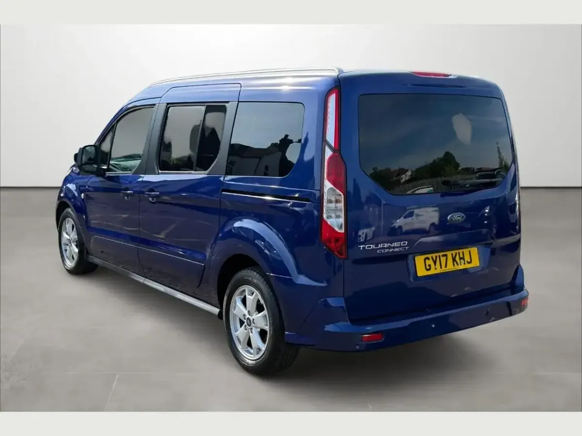 Used Ford Tourneo Connect Titanium 118 HP (86 kW) 2017 Blue MPV