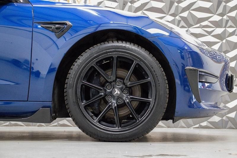 Used Tesla Model 3 Standard Range Plus 177 kW (241 HP) 2020 Blue Sedan