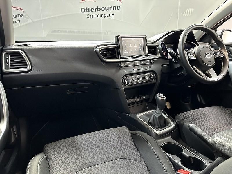 Used Kia Ceed 118 HP (86 kW) 2019 White Hatchback