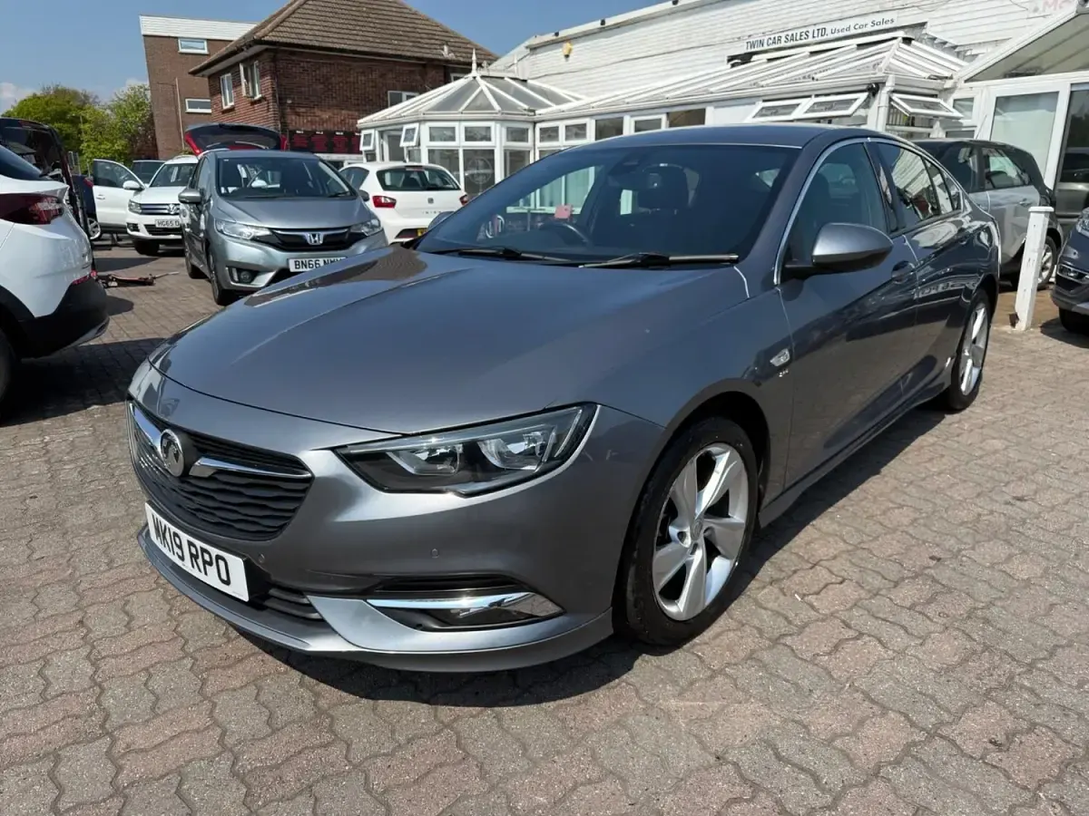 Used Vauxhall Insignia SRi 165 HP (121 kW) 2019 Grey Hatchback