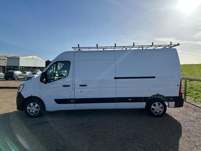 Used Renault Master Business 2021 White MPV