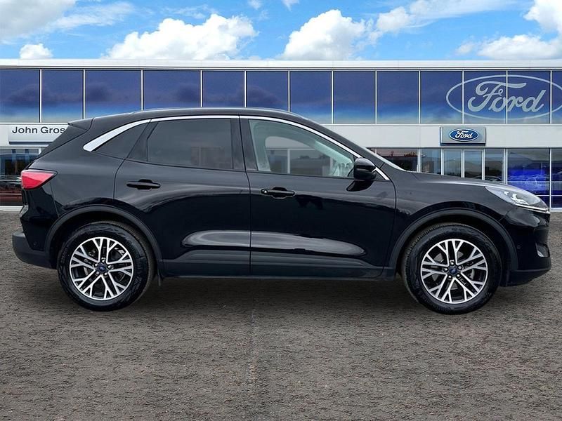 Begagnad Ford Kuga Titanium 2024 Svart SUV