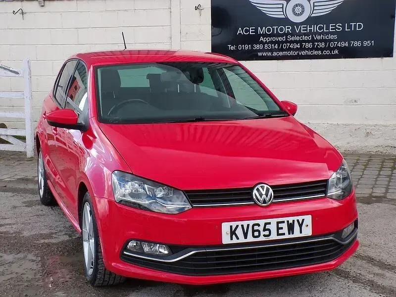Used VW Polo SEL 90 HP (66 kW) 2015 Red Hatchback