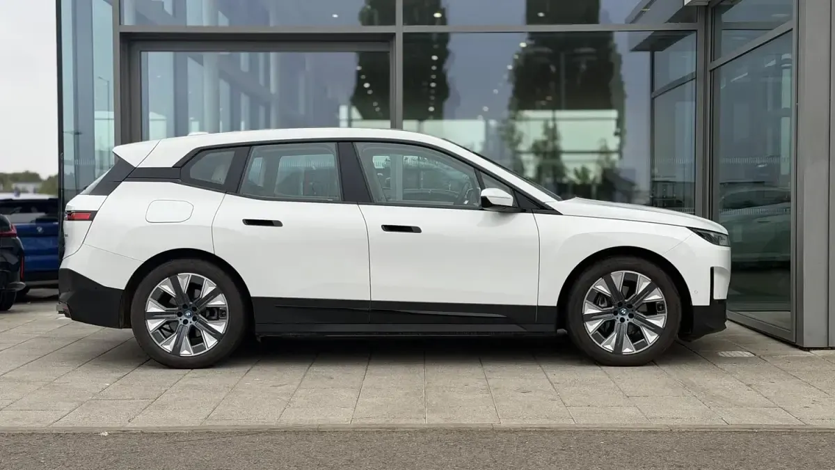 Used BMW iX Sport Line 384 kW (523 HP) 2022 White SUV